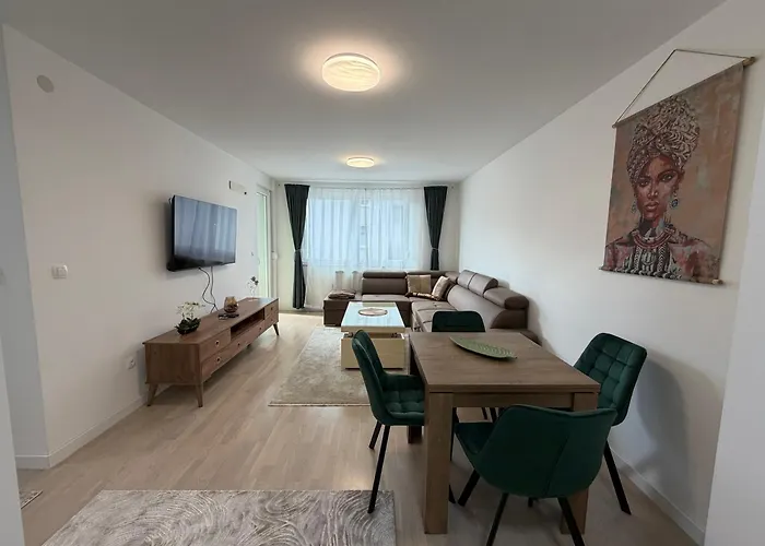 Urban Stupine Apartment *